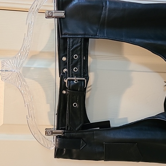 XELEMENT Motorcyle Leather Chaps - Picture 2 of 11